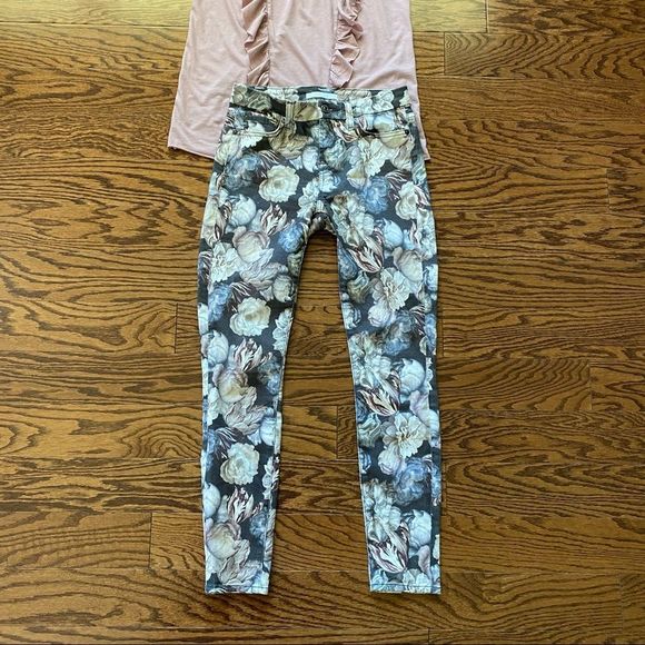 UO Kimchi Blue • Dusty Rose Frill Front Tee - Picture 11 of 15